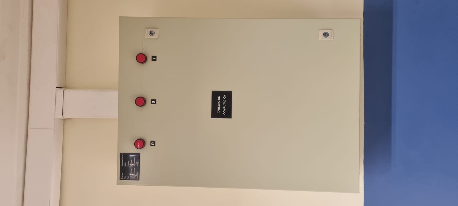 Tablero de computación 32 A, sala de computación
